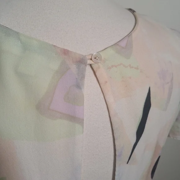 Aritzia Abstract Print Silk Low Key Hole Back Short Sleeve Hi/lo Tunic SZ S - Picture 7 of 8